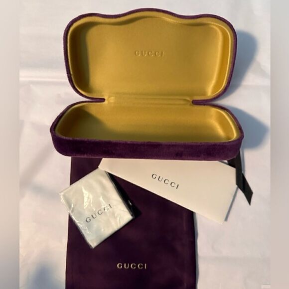 Gucci Logo GG 0472S 001 Sunglasses Black . Comes with Original Case - Picture 5 of 6